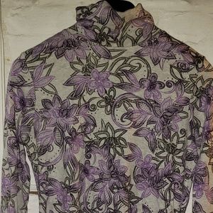 Turtleneck shirt with purple and black flowers